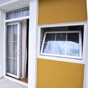 Чатный дом  - английская  дверь/окно