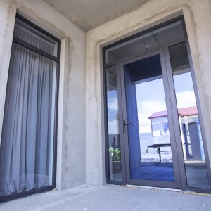 частный дом - . алюминиевые  двери/окна 